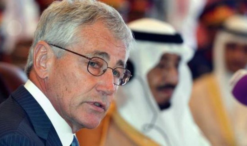 Sekretari amerikan i Mbrojtjes, Chuck Hagel, flet në Pallatin e Konferencave në Xheddah, Arabia Saudite, 14 maj 2014 .