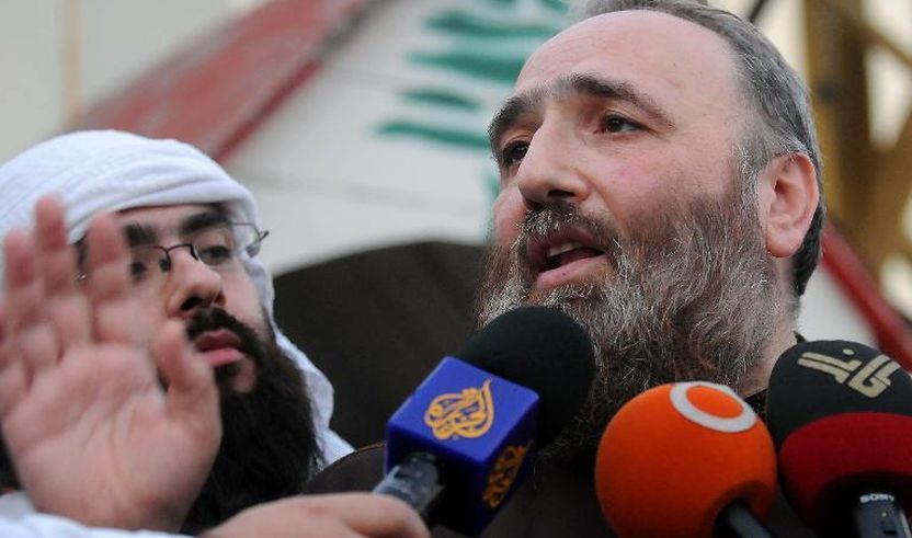 Predikuesi radikal islamik, Omar Bakri informon shtypin në kryeqytetin libanez, Beirut më 24 nëntor 2010 ( AFP Foto- Fadel Itani )