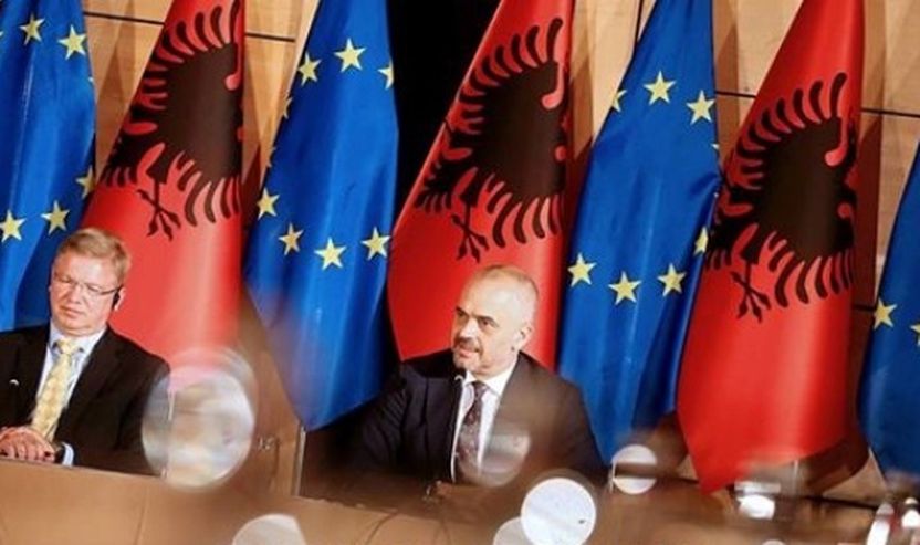 Në foto: Kryeministri i Shqipërisë Edi Rama Kryetari i Komisjonit të BE Shtefan Fyle