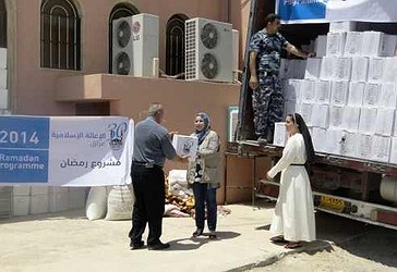 Veprimtaria  e  organizatës humanitare “Ndihma  Islamike” ka filluar që nga ditët e para të konfliktit për të siguruar furnizimet thelbësore për irakianët e  zhvendosur.