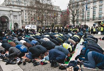 Muslimanën në sexhde në Gjermani