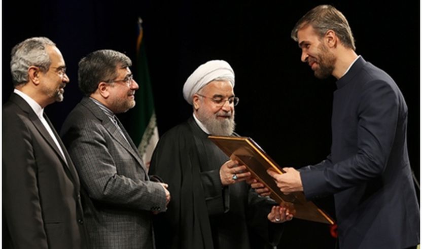 Nazim Zejnalov, islamolog, fitues i Çmimit Libri i Vitit të cilin e mori nga kryetari i Iranit, Hassan Ruhani