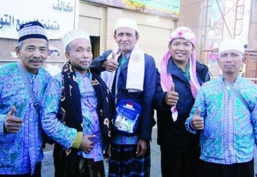 Disa haxhinjt nga Indonezia në Medine 