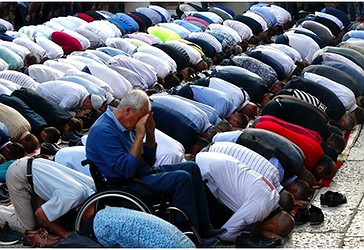 Politikanët serbë dhe kroatë po përdorin gjithnjë e më shumë retorikën islamofobe me qëllim ndarjen e Bosnjës, thotë raporti i ri.