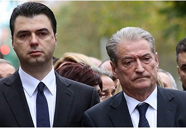 Lulzim Basha, kryetari aktuali Partisë Demokratike, për jashtoi pak ditë më parë nga Grupi Parlamentar i Partisë, ish-liderin historik Sali Berisha.